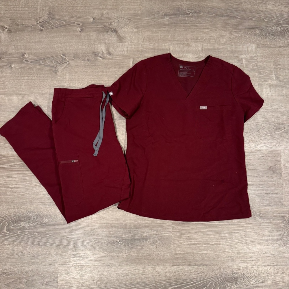 FIGS Yola Skinny Scrub Pants and Catarina One-Pocket Scrub Top
